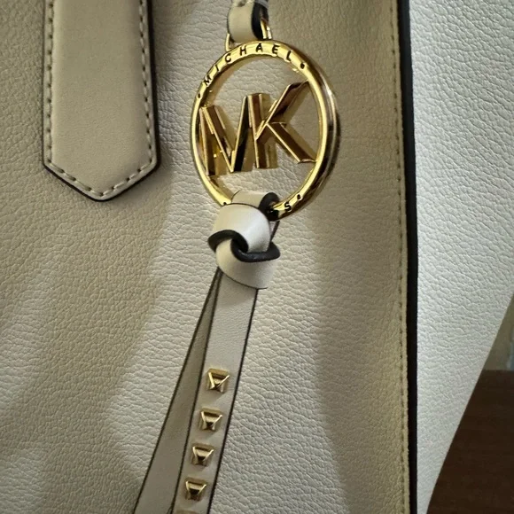 Michael Kors purse - Picture 3 of 6